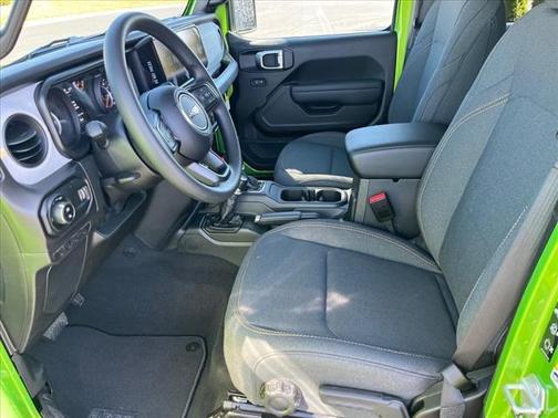 2025 Jeep Gladiator Nighthawk