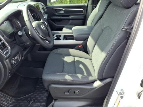 Bright White Clearcoat 2026 RAM 1500 Big Horn/Lone Star