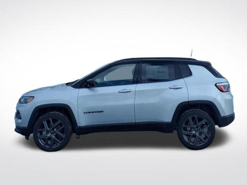 Silver Zynith Metallic Clearcoat 2026 Jeep Compass Limited