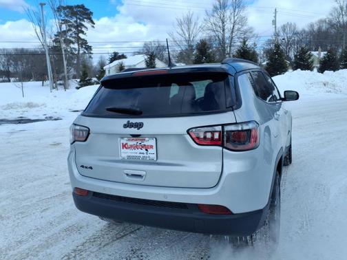 Silver Zynith Metallic Clearcoat 2026 Jeep Compass Limited