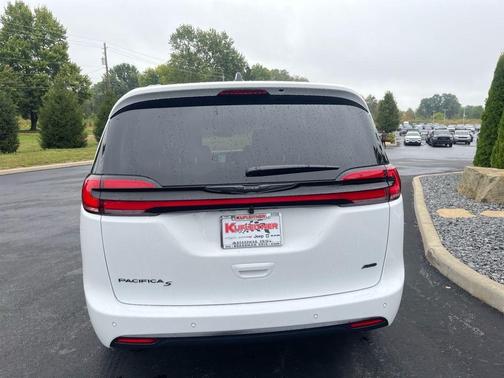 2026 Chrysler Pacifica L