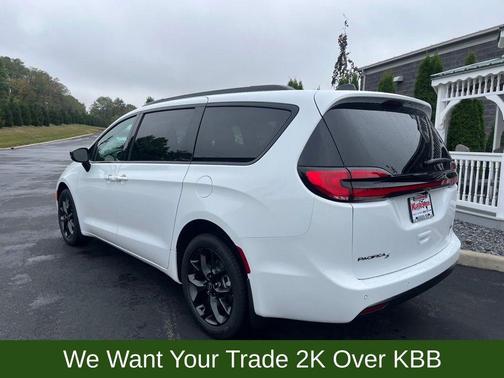 2026 Chrysler Pacifica L