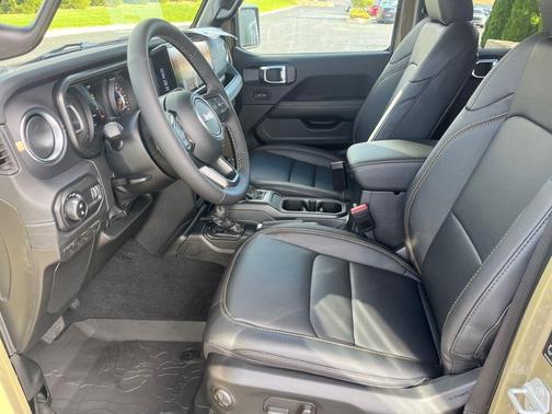 2025 Jeep Gladiator High Tide