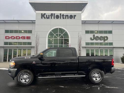 2024 RAM 2500 Tradesman Crew Cab 4x4 6'4' Box