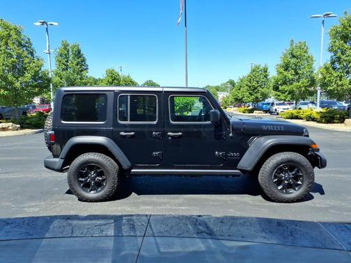 Black Clearcoat 2022 Jeep Wrangler Unlimited Sport