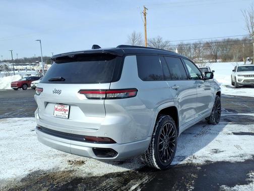 Silver Zynith 2022 Jeep Grand Cherokee L Summit Reserve