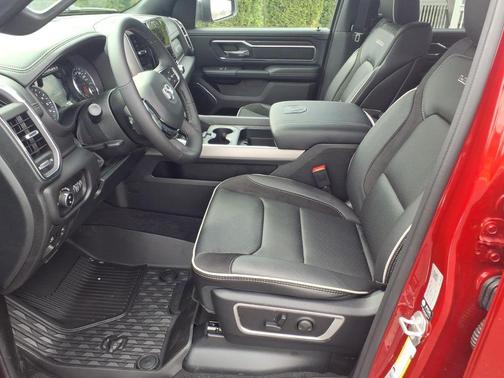 Molten Red Pearlcoat 2026 RAM 1500 Laramie