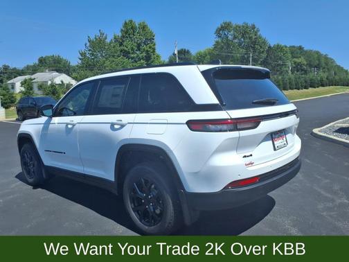 2025 Jeep Grand Cherokee Laredo