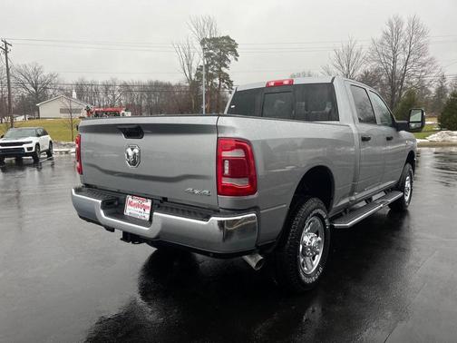 2024 RAM 2500 Tradesman Crew Cab 4x4 6'4' Box