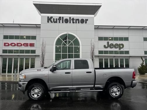 2024 RAM 2500 Tradesman Crew Cab 4x4 6'4' Box