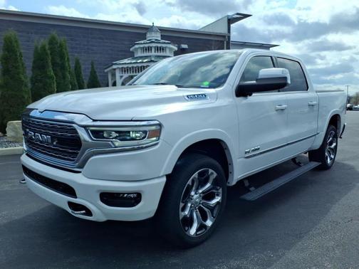 Ivory White Tri-Coat Pearlcoat 2023 RAM 1500 Limited