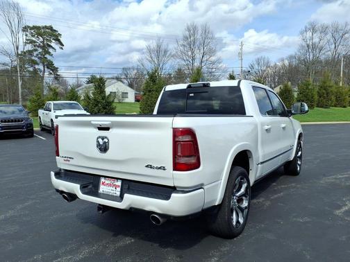 Ivory White Tri-Coat Pearlcoat 2023 RAM 1500 Limited