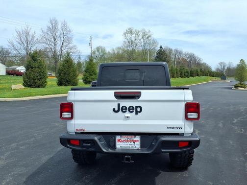 Bright White Clearcoat 2020 Jeep Gladiator Sport S