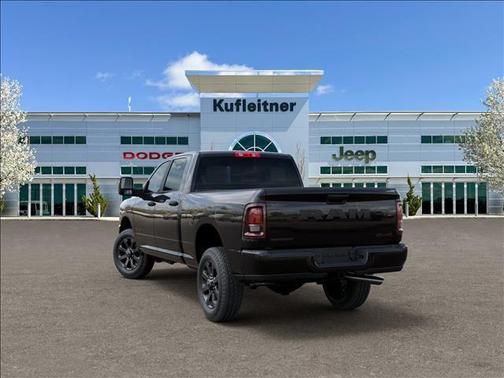 Diamond Black Crystal Pearlcoat 2026 RAM 2500 Big Horn Crew Cab 4x4 6'4' Box