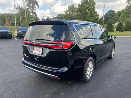 2025 Chrysler Pacifica L