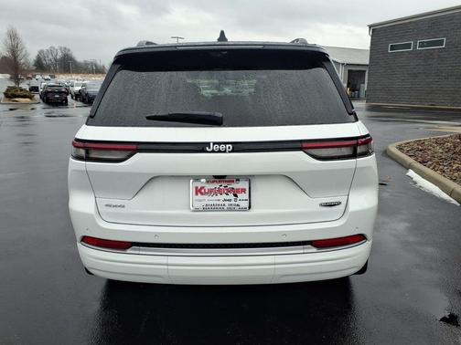 bright white clearcoat 2026 Jeep Grand Cherokee Summit