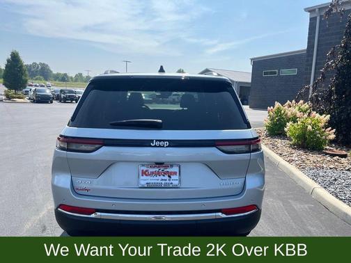 2025 Jeep Grand Cherokee Laredo