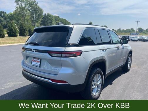 2025 Jeep Grand Cherokee Laredo