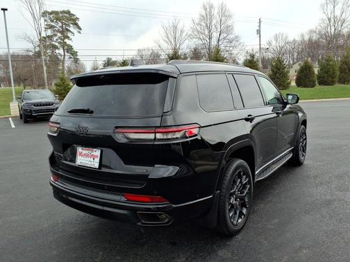Diamond Black Crystal Pearlcoat 2024 Jeep Grand Cherokee L Summit Reserve