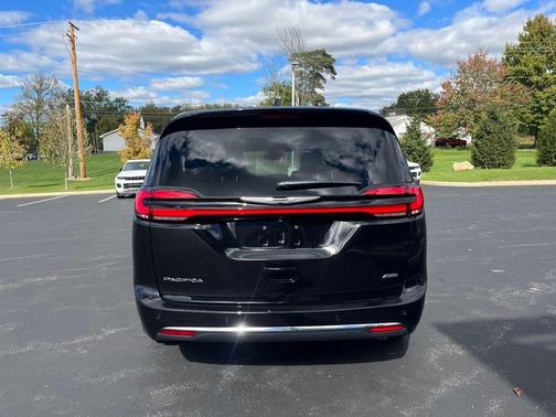 2026 Chrysler Pacifica L