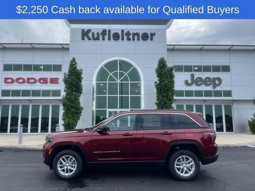 2025 Jeep Grand Cherokee Laredo