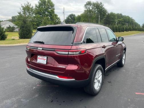 2025 Jeep Grand Cherokee Laredo