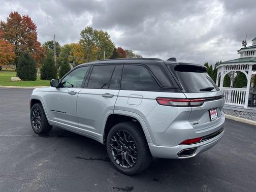 2025 Jeep Grand Cherokee Summit