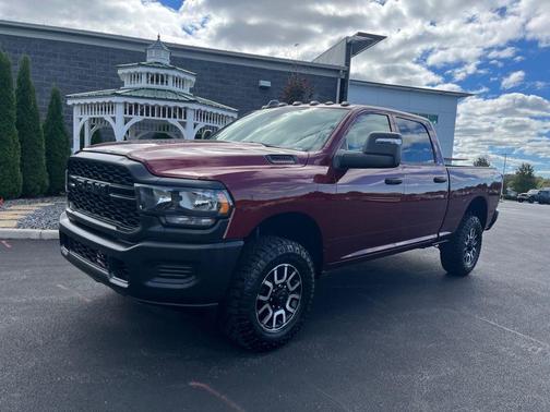 2024 RAM 2500 Tradesman Crew Cab 4x4 6'4' Box