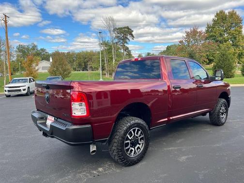 2024 RAM 2500 Tradesman Crew Cab 4x4 6'4' Box