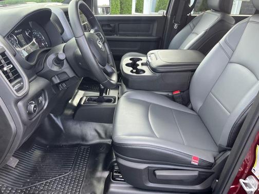 2024 RAM 2500 Tradesman Crew Cab 4x4 6'4' Box