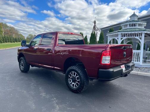 2024 RAM 2500 Tradesman Crew Cab 4x4 6'4' Box