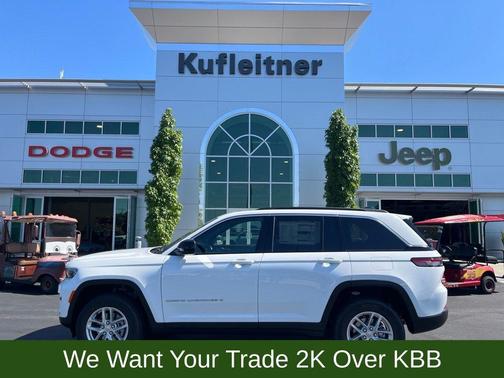 2025 Jeep Grand Cherokee Laredo