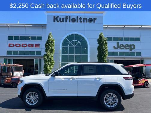 2025 Jeep Grand Cherokee Laredo