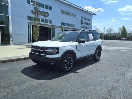 Oxford White 2025 Ford Bronco Sport Outer Banks