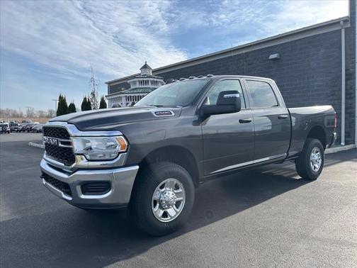 2024 RAM 2500 Tradesman Crew Cab 4x4 6'4' Box