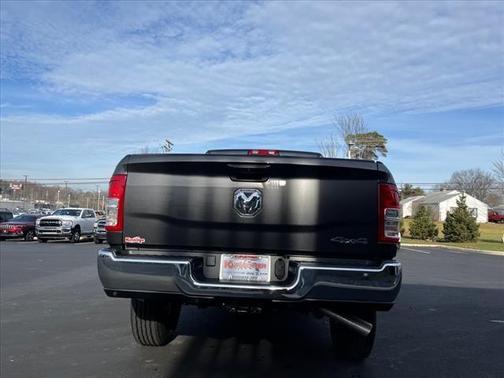2024 RAM 2500 Tradesman Crew Cab 4x4 6'4' Box