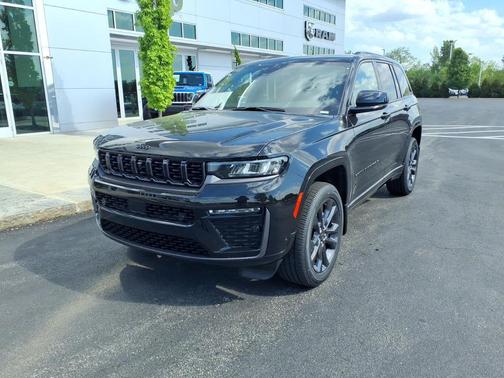 Diamond Black Crystal Pearlcoat 2026 Jeep Grand Cherokee Limited