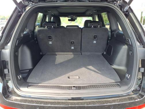 Diamond Black Crystal Pearlcoat 2026 Jeep Grand Cherokee Limited