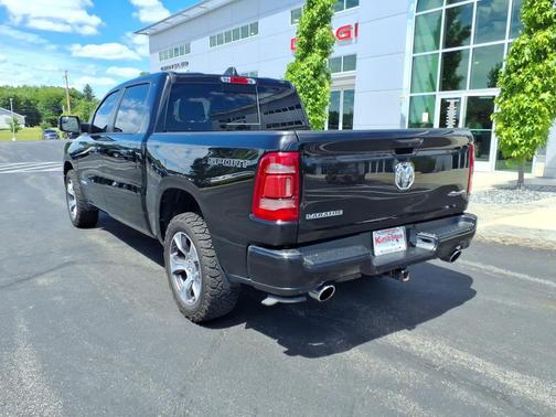 Diamond Black Crystal Pearlcoat 2023 RAM 1500 Laramie