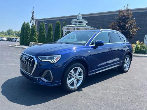 2024 Audi Q3 Premium 45 TFSI S line quattro Tiptronic