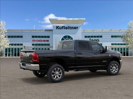 Diamond Black Crystal Pearlcoat 2026 RAM 2500 Laramie Crew Cab 4x4 6'4' Box