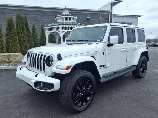 Bright White Clearcoat 2023 Jeep Wrangler 4-Door High Altitude 4x4