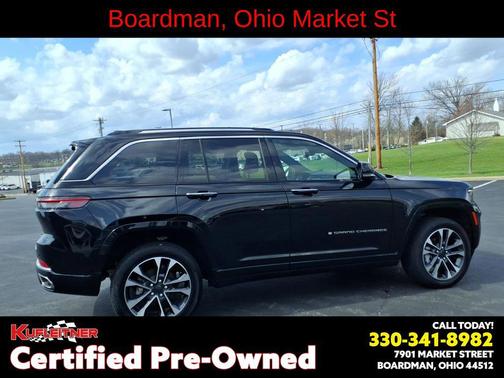 Diamond Black Crystal Pearlcoat 2023 Jeep Grand Cherokee Overland