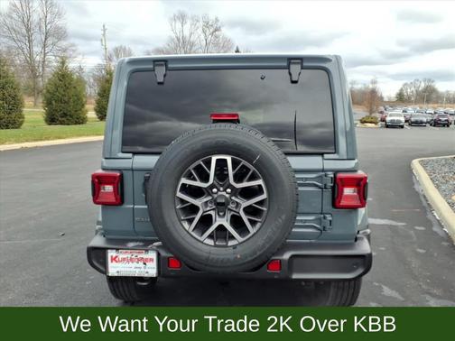 2026 Jeep Wrangler 4-Door Sahara 4x4