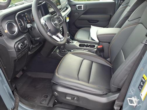 Anvil Clearcoat 2026 Jeep Wrangler 4-Door Sahara 4x4