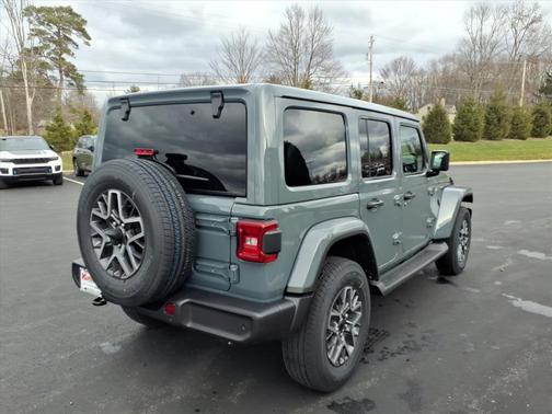 Anvil Clearcoat 2026 Jeep Wrangler 4-Door Sahara 4x4