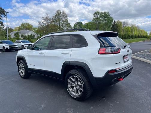 2022 Jeep Cherokee Trailhawk