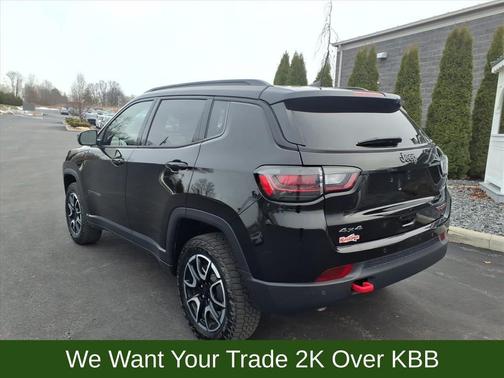 2024 Jeep Compass Trailhawk