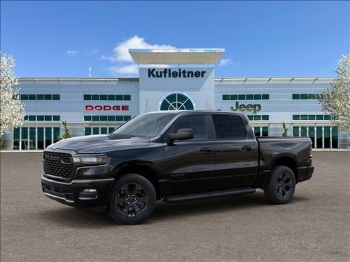 Diamond Black Crystal Pearlcoat 2026 RAM 1500 Express