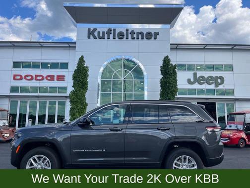 2025 Jeep Grand Cherokee Laredo